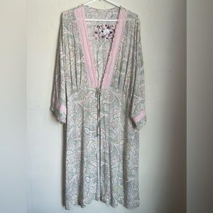 Large Anthropologie Robe